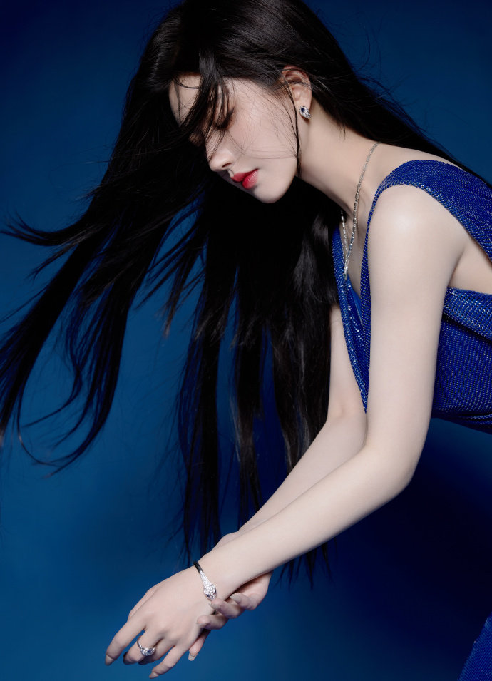 夫人翘起美臂迎巨龙PG麻将胡了市长